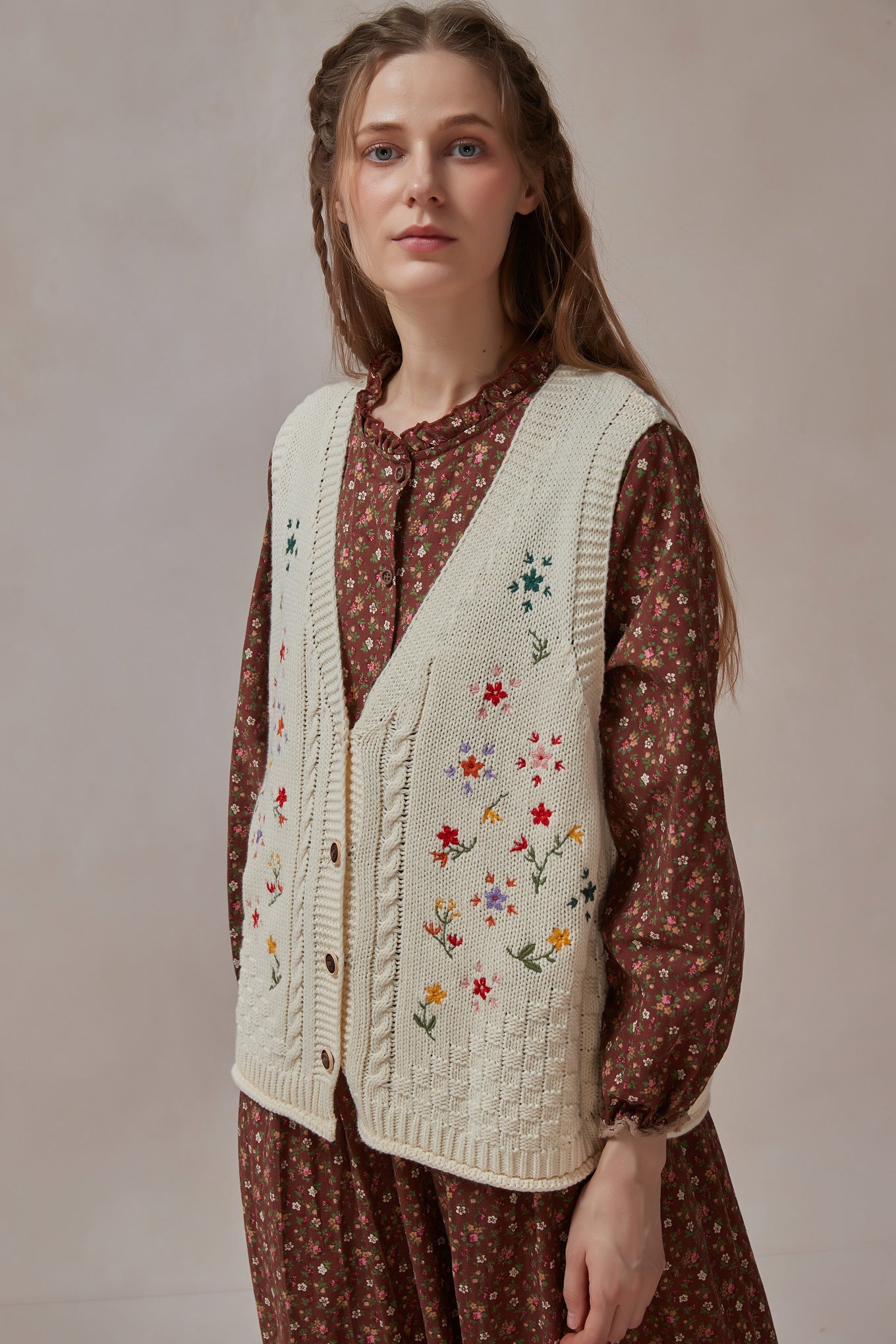 Retro Style Floral Embroidered Vest