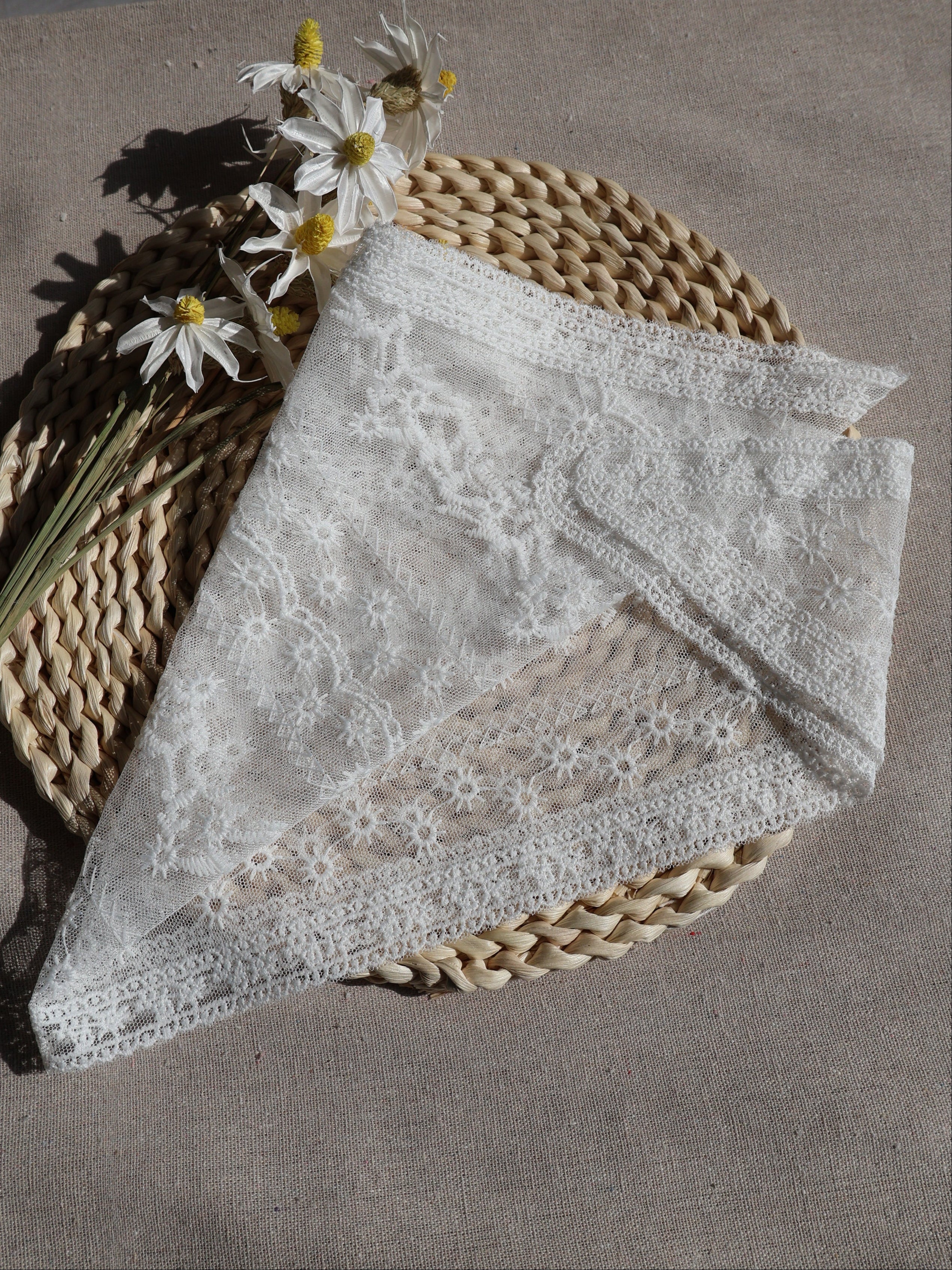 lace kerchief hair