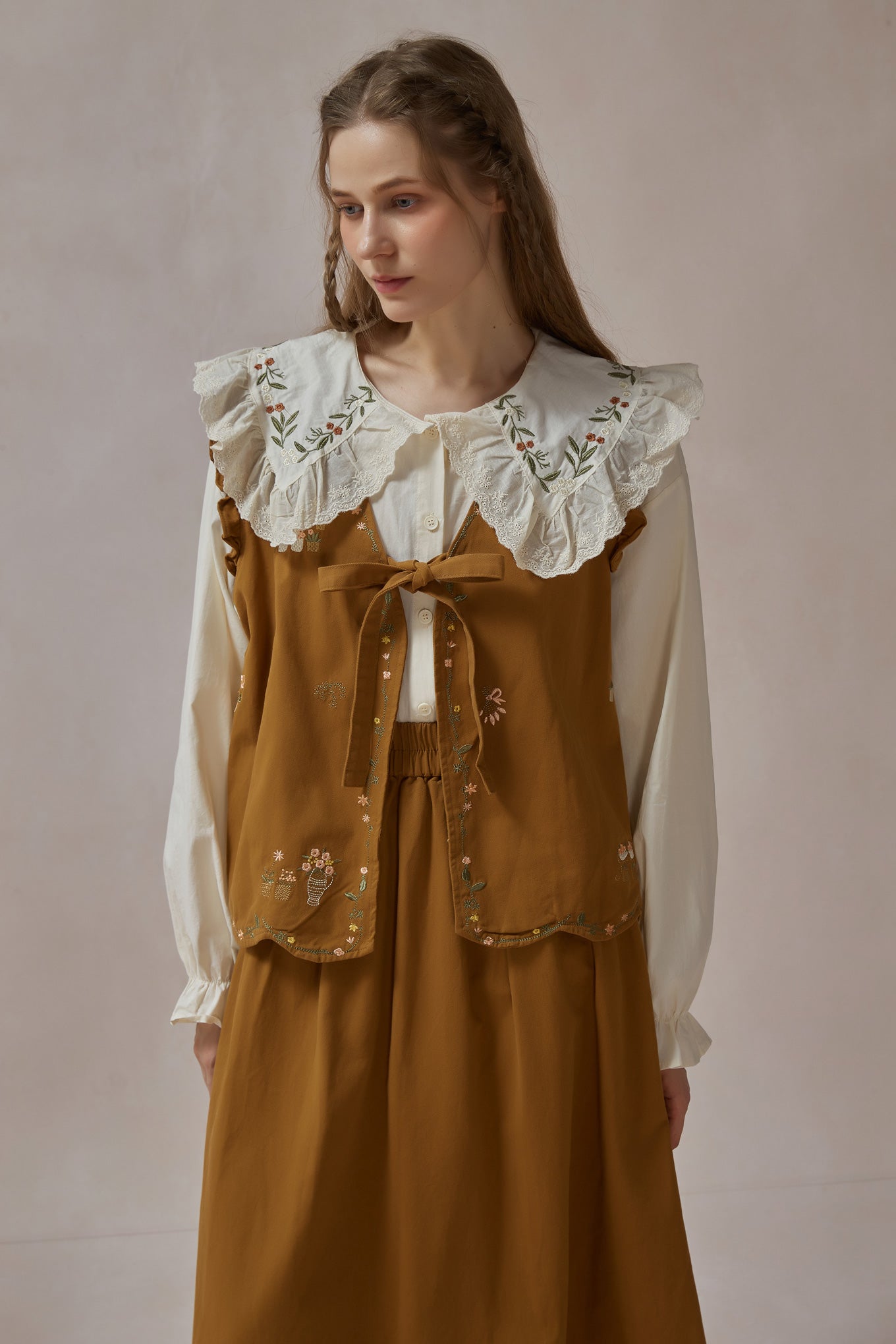 Floral Embroiderd Vest Jacket