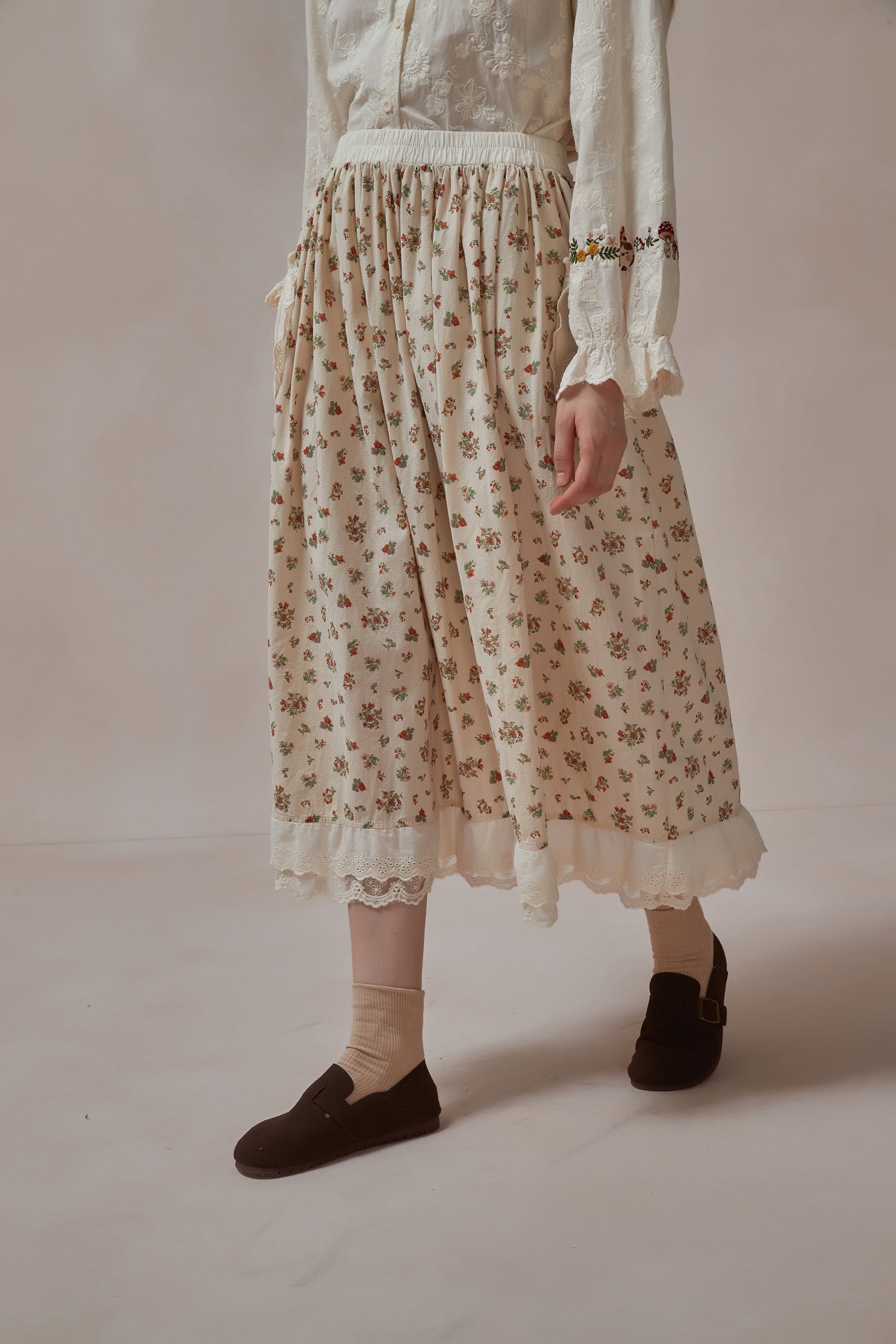 Morigirl Floral White Lace Skirt