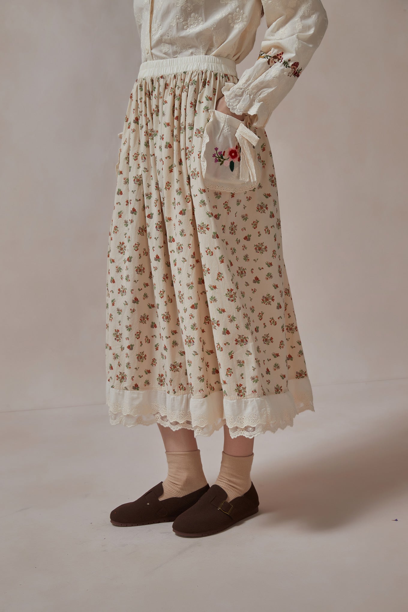 Morigirl Floral White Lace Skirt