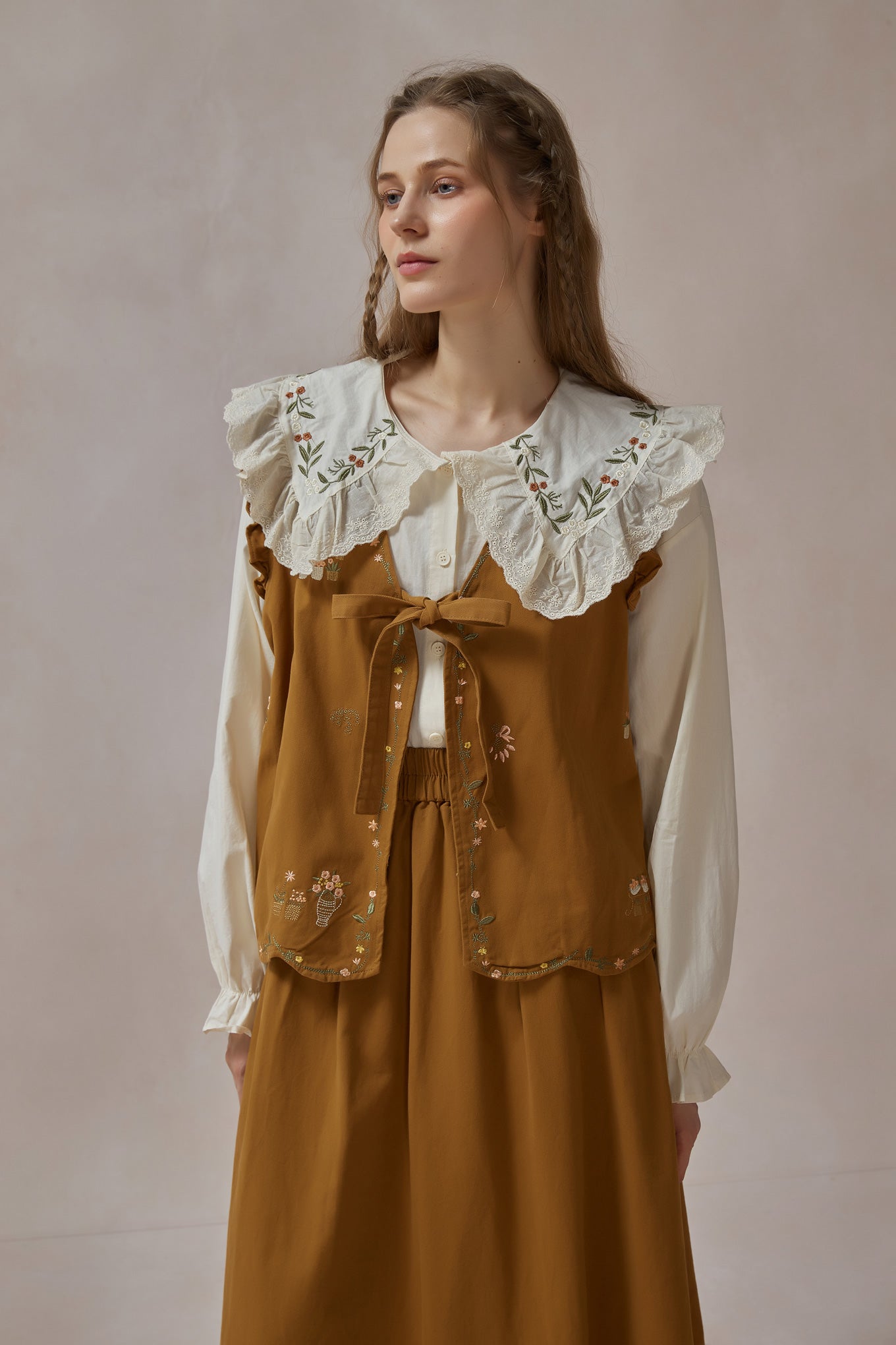 Floral Embroiderd Vest Jacket