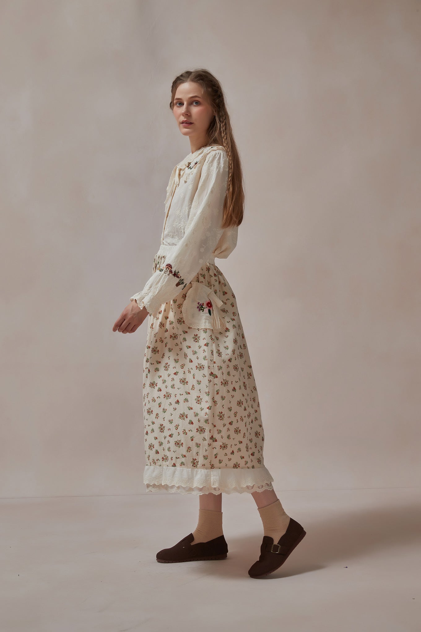 Morigirl Floral White Lace Skirt